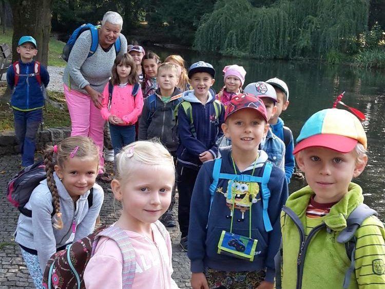 Prvci se seznamuj s Ronovem a se kolou.